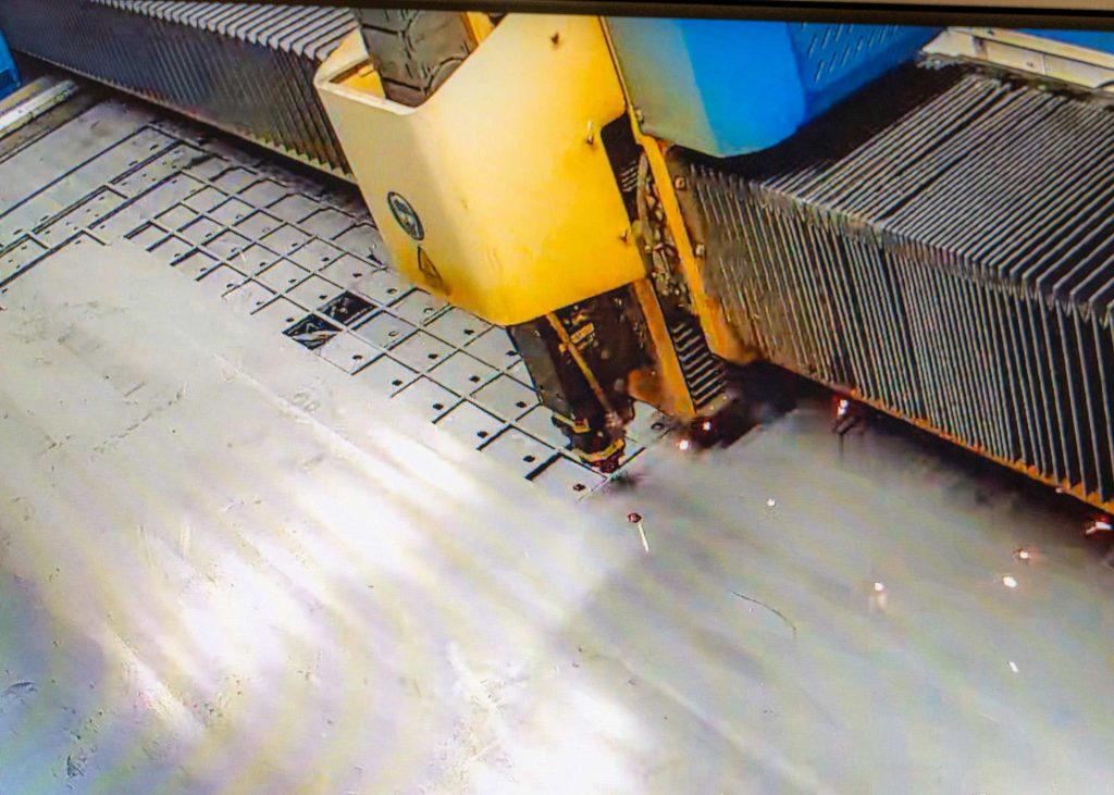 CNC-Plasmaanlage in Aktion bei Metallbau Meier in Heiligenstadt